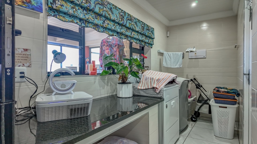 4 Bedroom Property for Sale in Monte Christo Western Cape